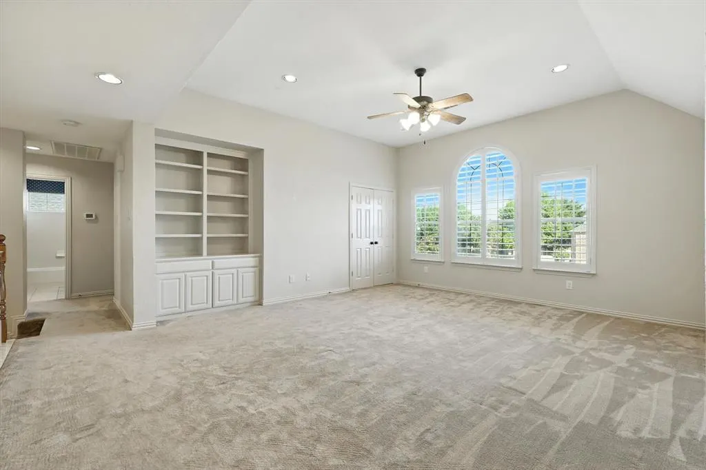 7700 Red Clover Drive