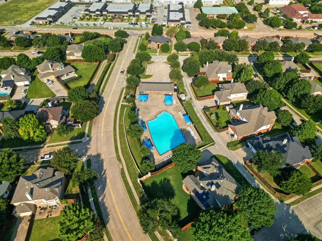 7700 Red Clover Drive