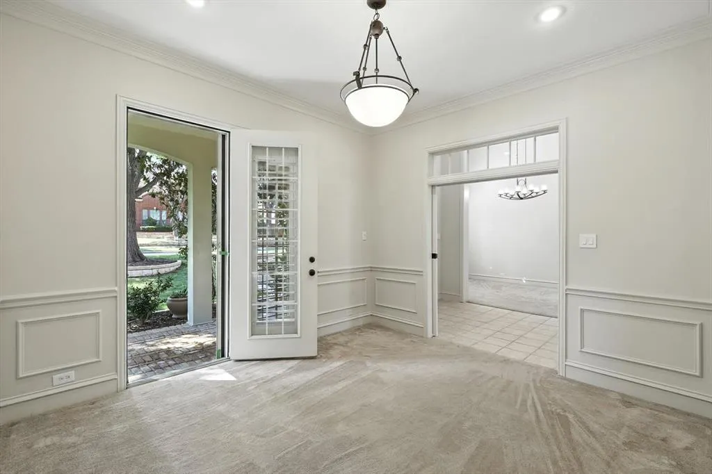 7700 Red Clover Drive