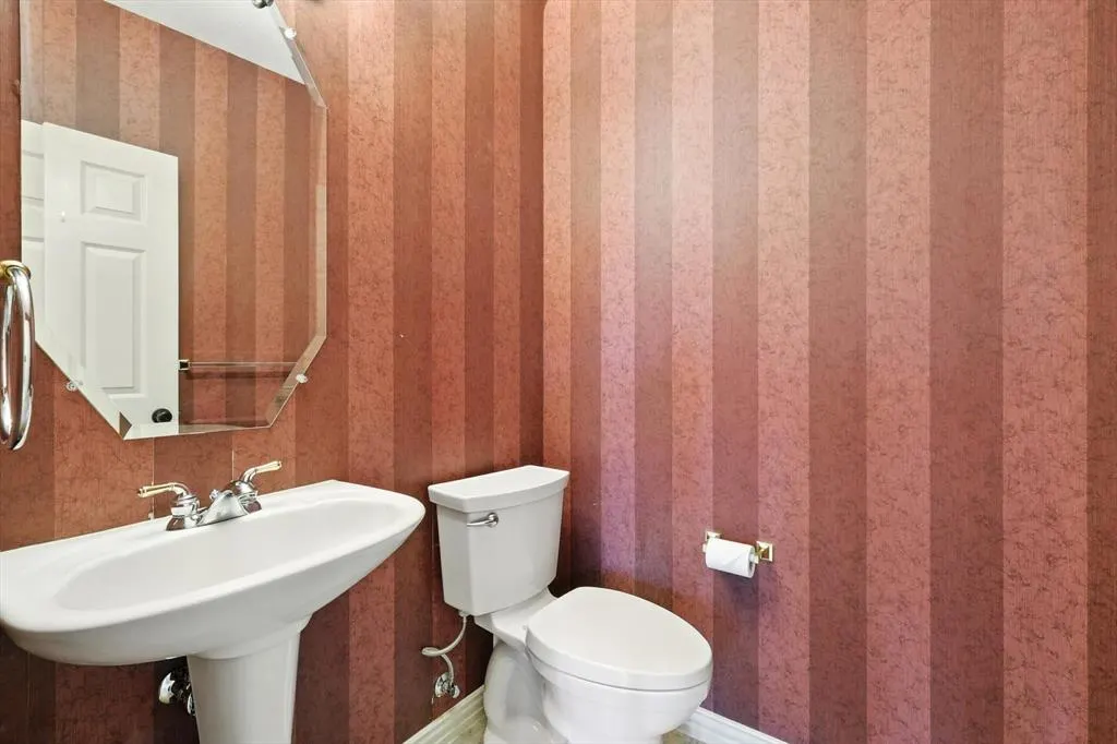 7700 Red Clover Drive