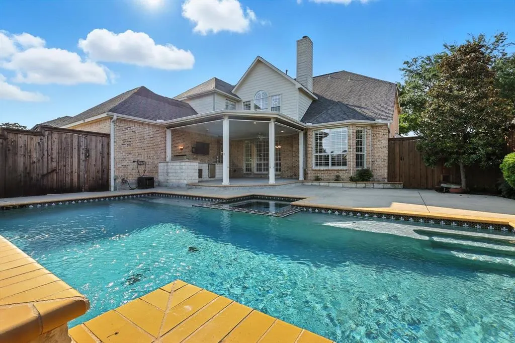 7700 Red Clover Drive