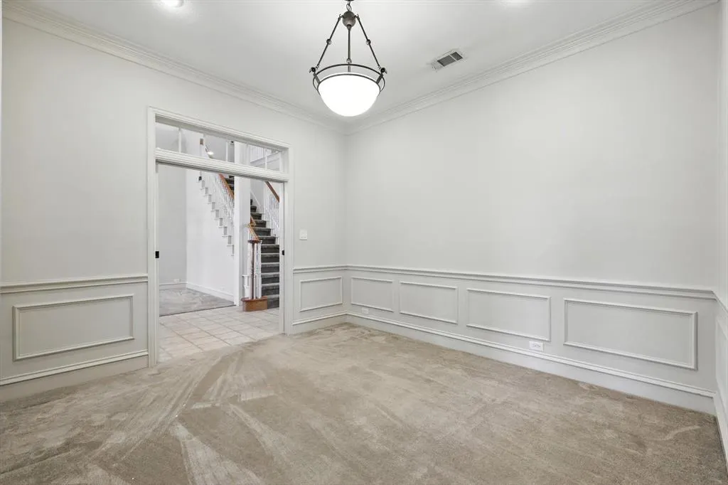 7700 Red Clover Drive