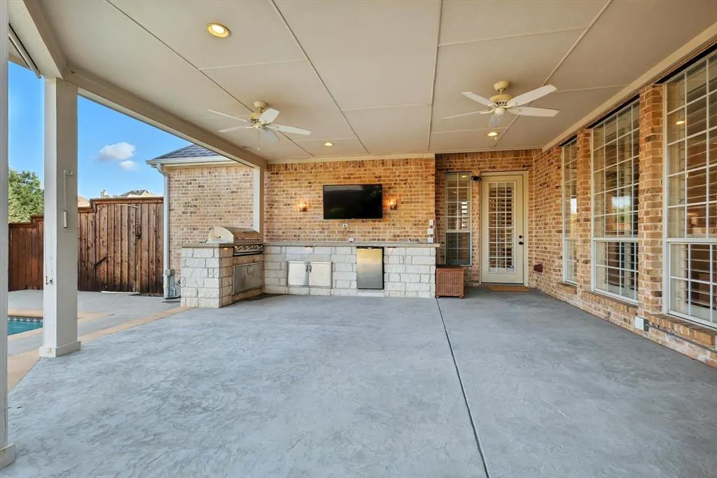 7700 Red Clover Drive