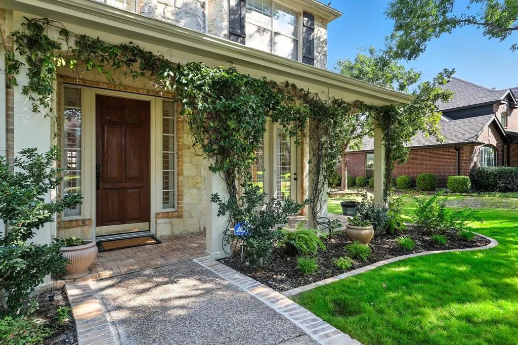 7700 Red Clover Drive