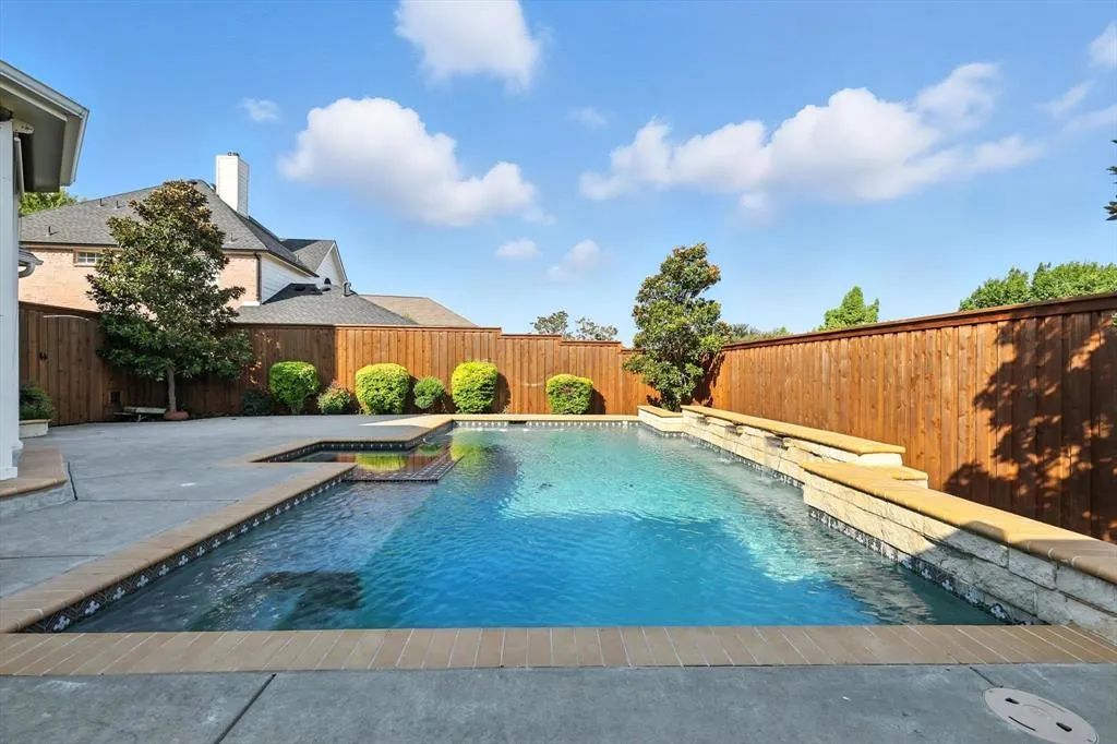 7700 Red Clover Drive