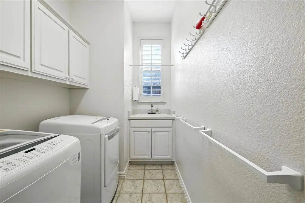 7700 Red Clover Drive