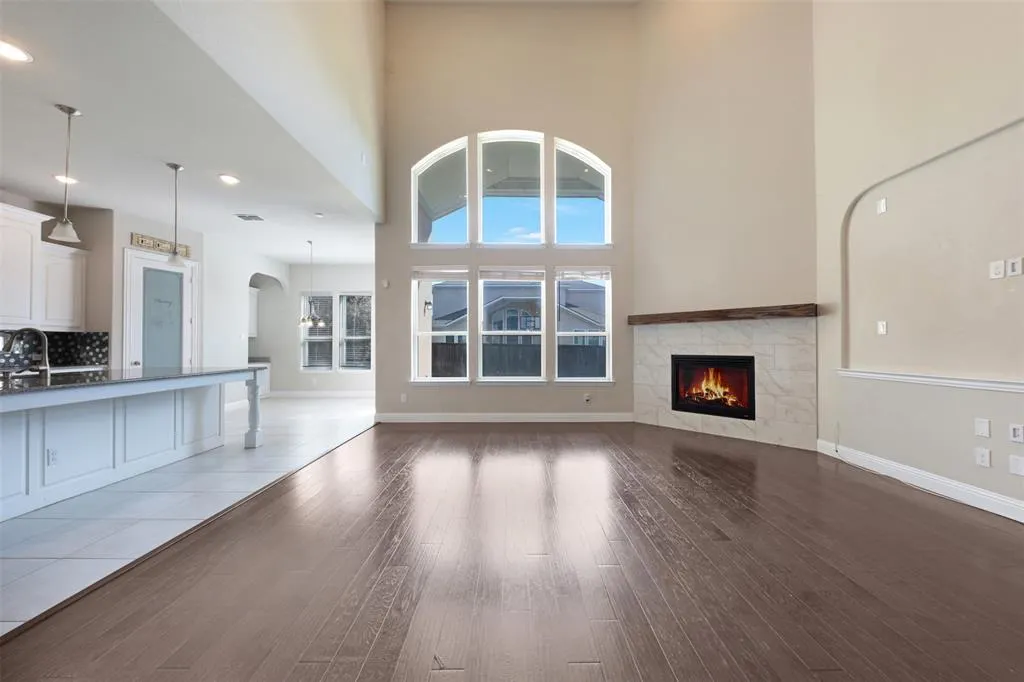 10010 Lucky Debonair Lane