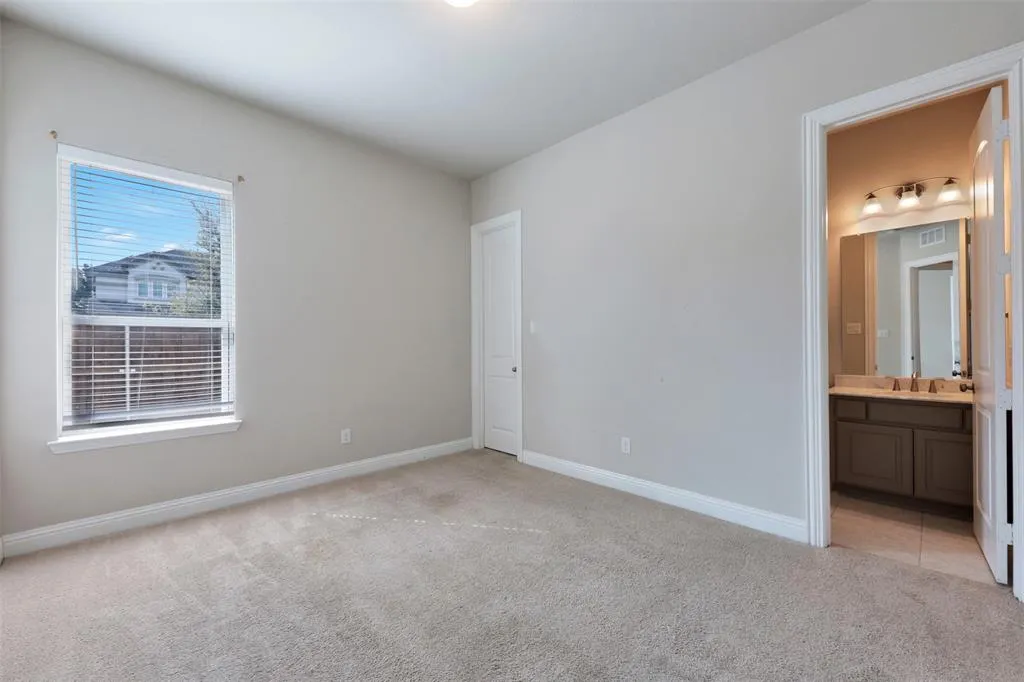 10010 Lucky Debonair Lane