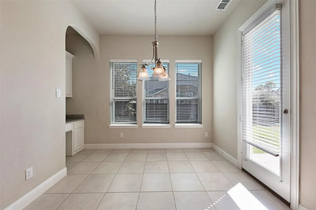 10010 Lucky Debonair Lane