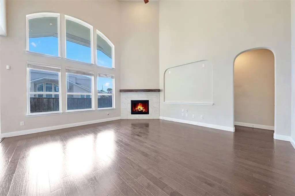 10010 Lucky Debonair Lane