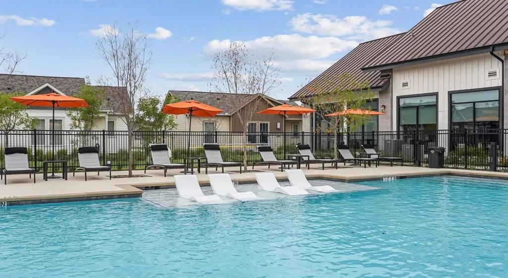 2600 N Lake Forest Drive, #103