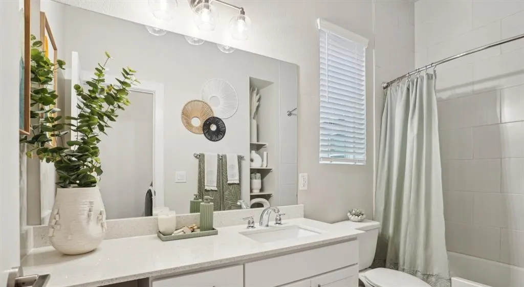 2600 N Lake Forest Drive, #947