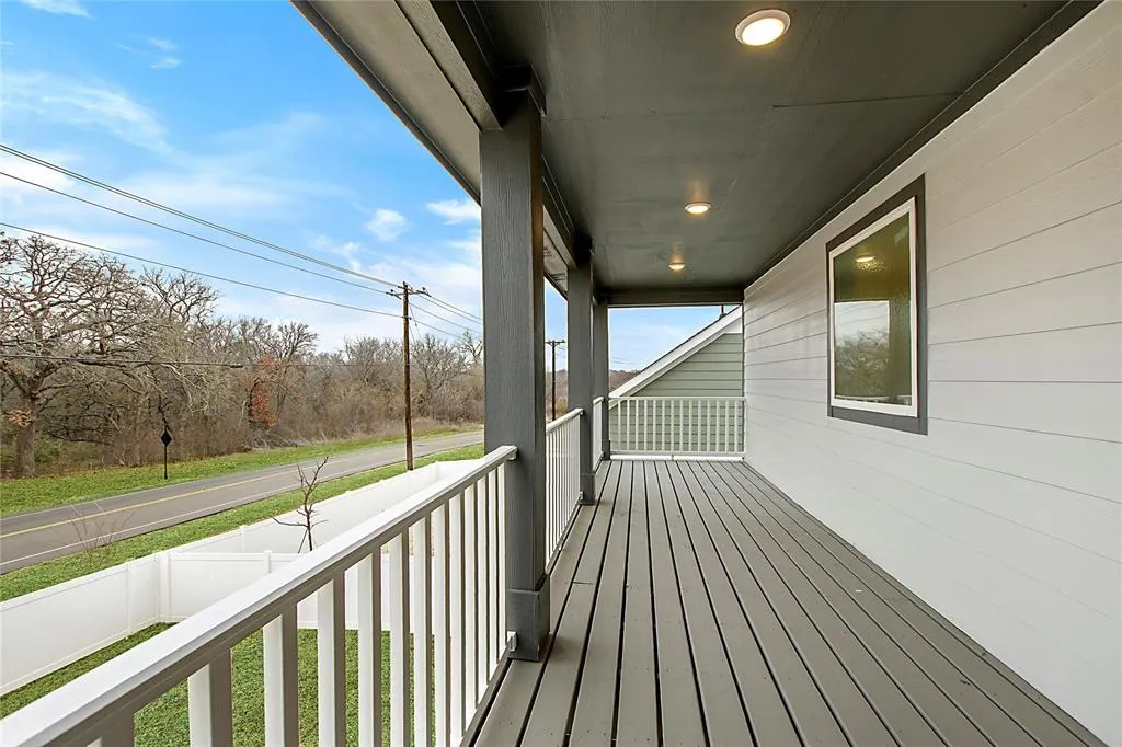 1605 Katharina Avenue