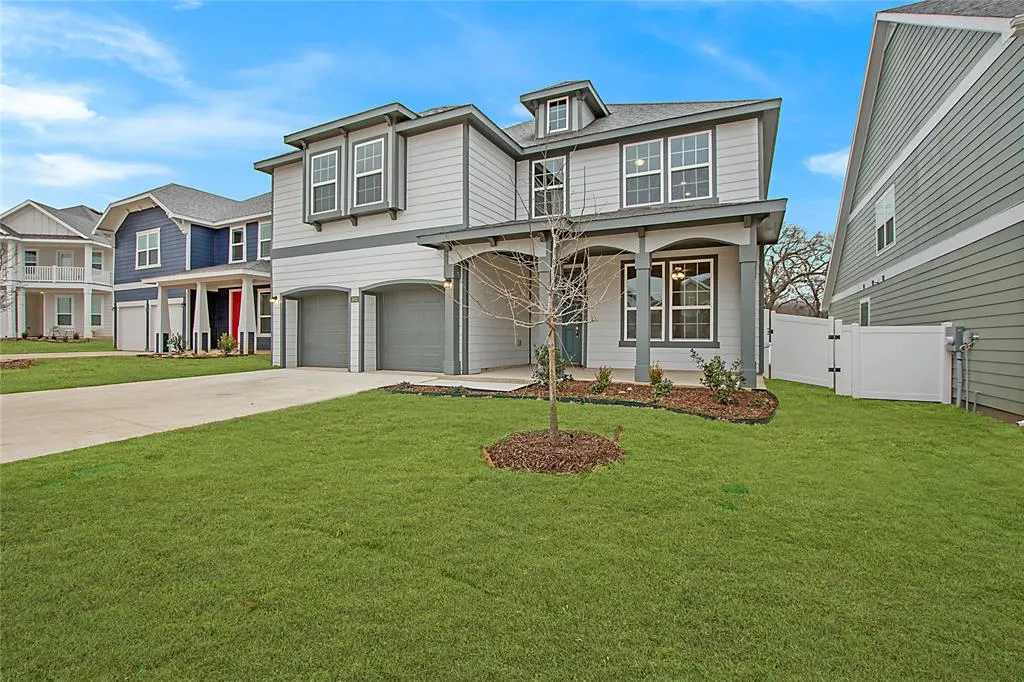 1605 Katharina Avenue