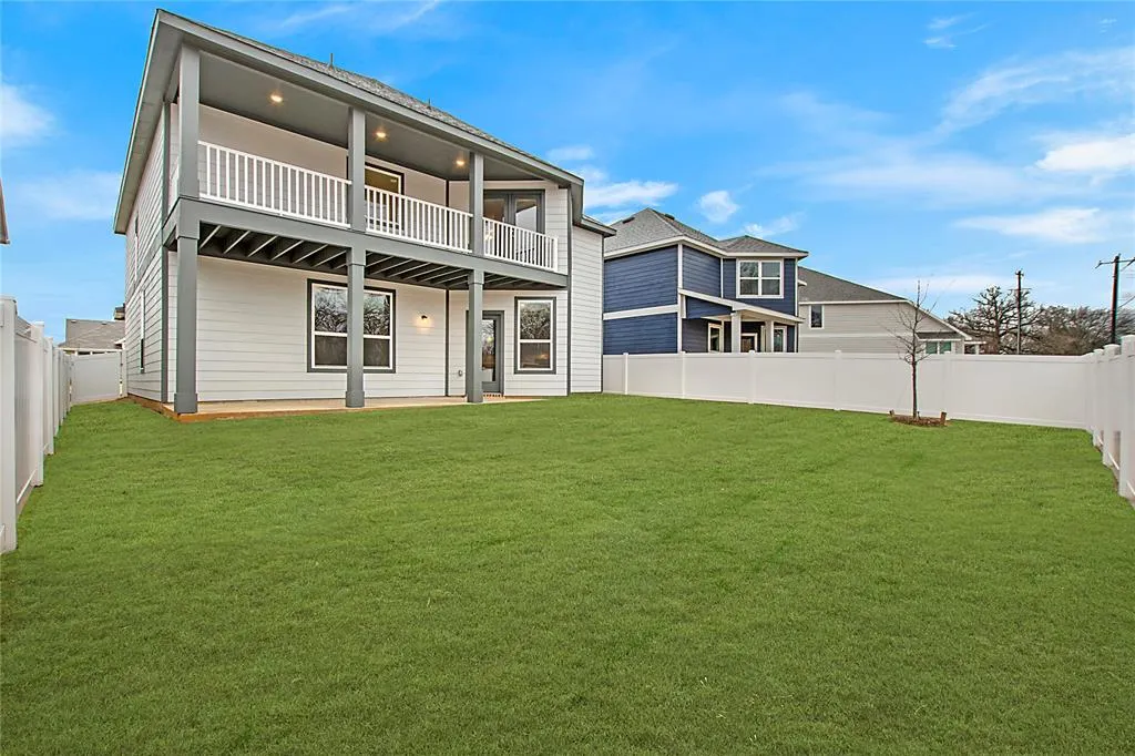 1605 Katharina Avenue