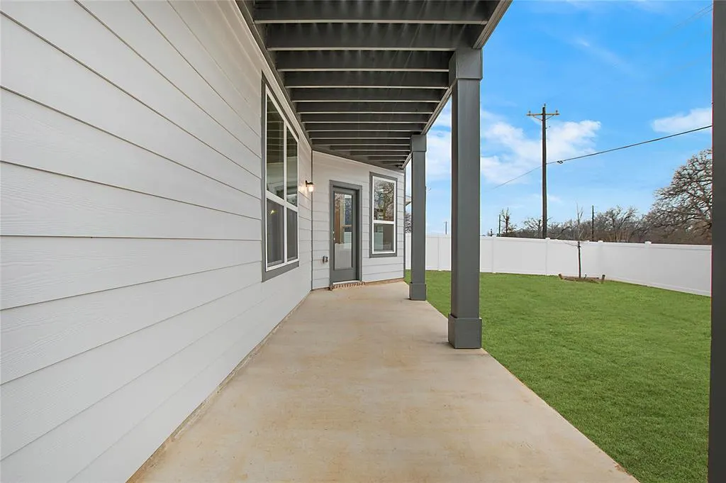 1605 Katharina Avenue