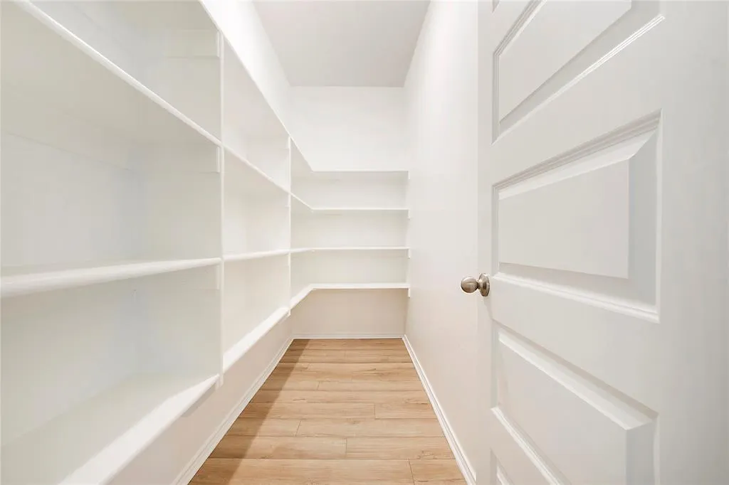 1605 Katharina Avenue