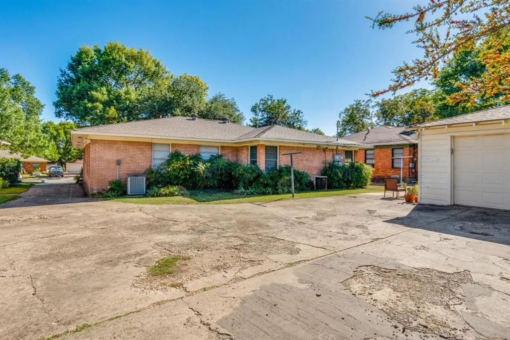 6529 St Moritz Avenue