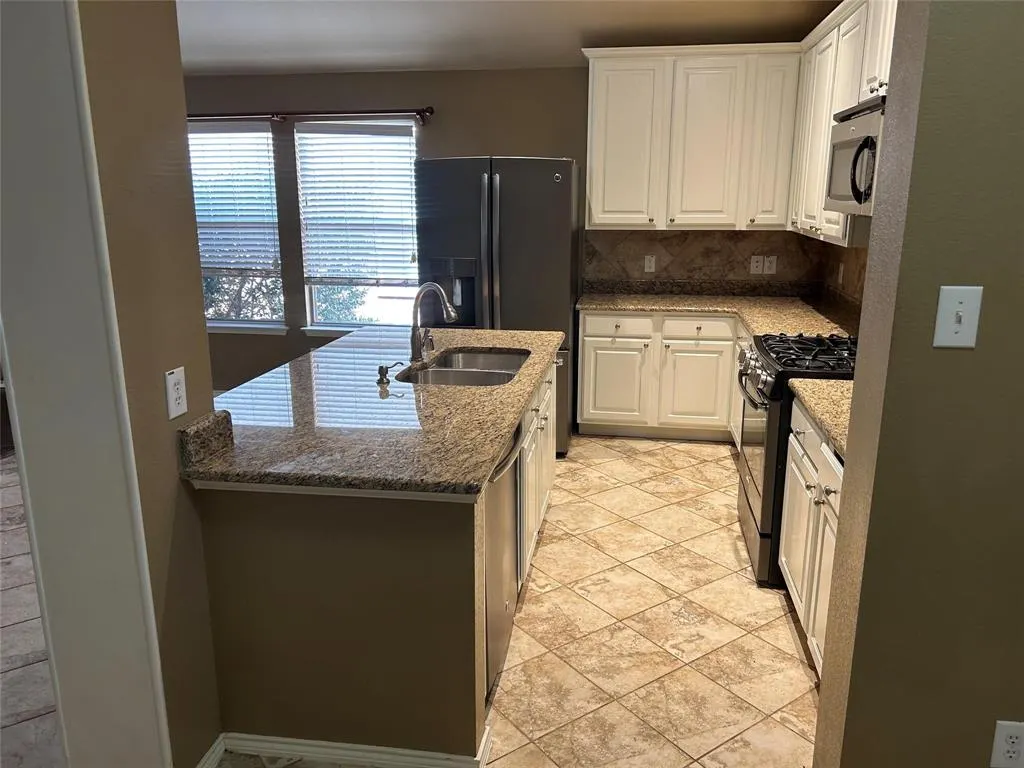 816 Lake Grove Drive