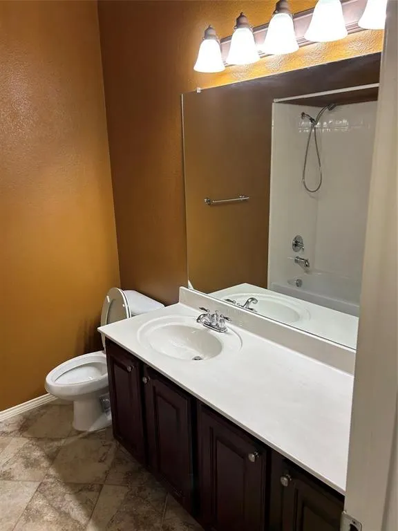 816 Lake Grove Drive