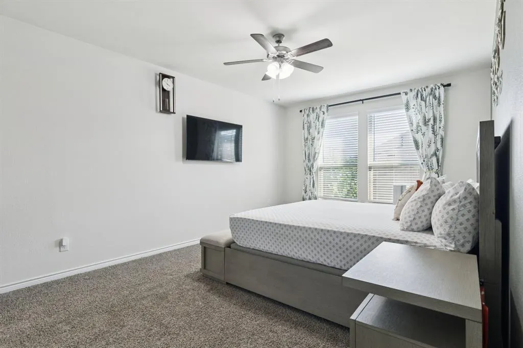 11112 Canyon Oak Street