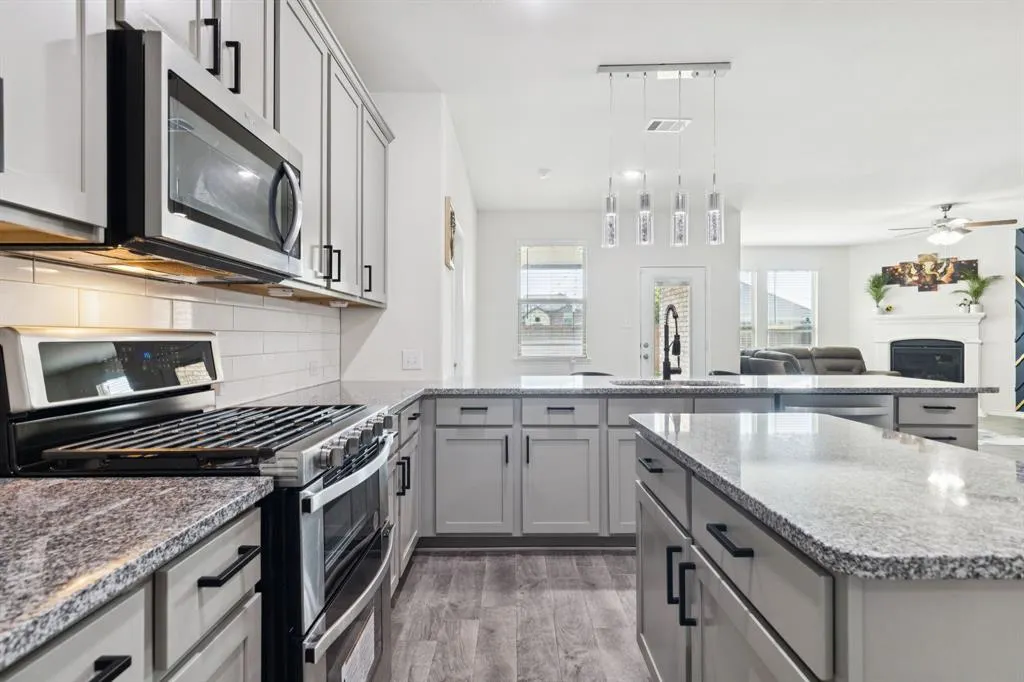 11112 Canyon Oak Street