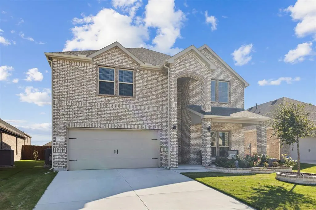 11112 Canyon Oak Street