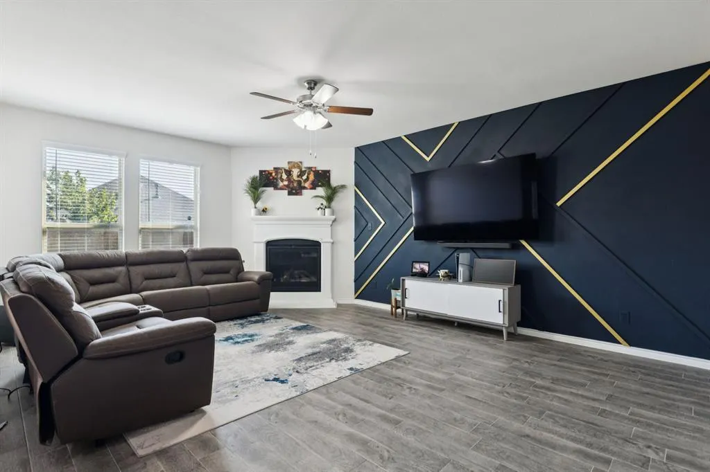 11112 Canyon Oak Street