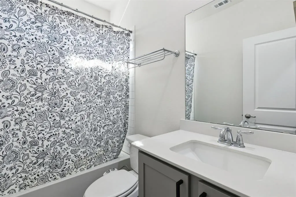 11112 Canyon Oak Street