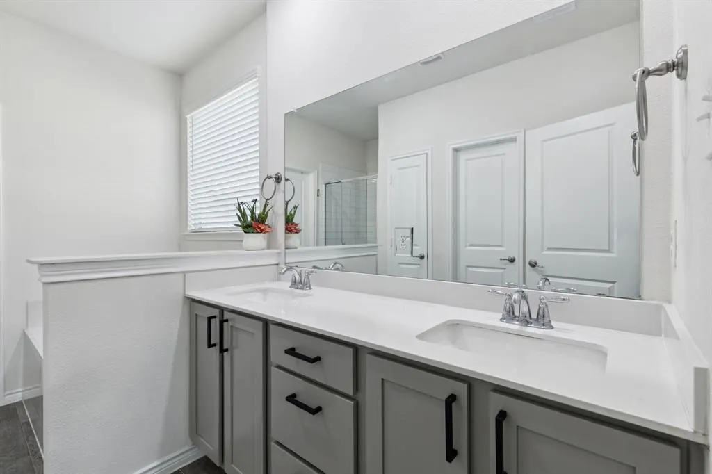 11112 Canyon Oak Street