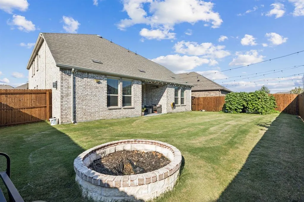 11112 Canyon Oak Street