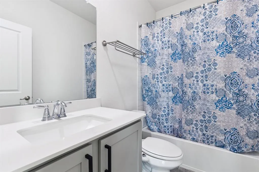 11112 Canyon Oak Street