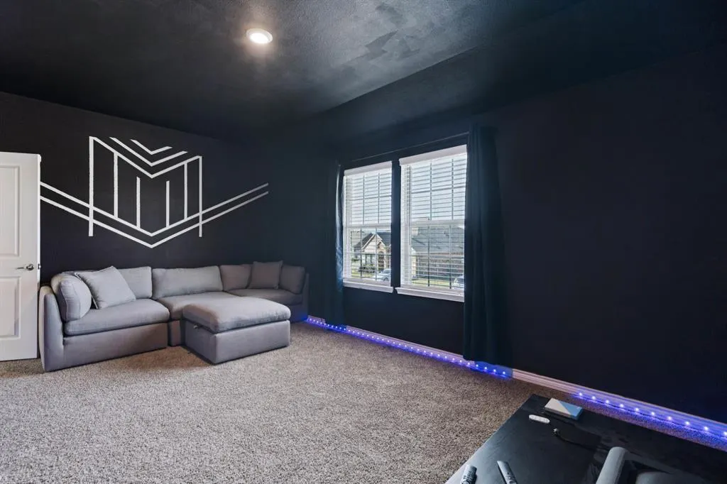 11112 Canyon Oak Street