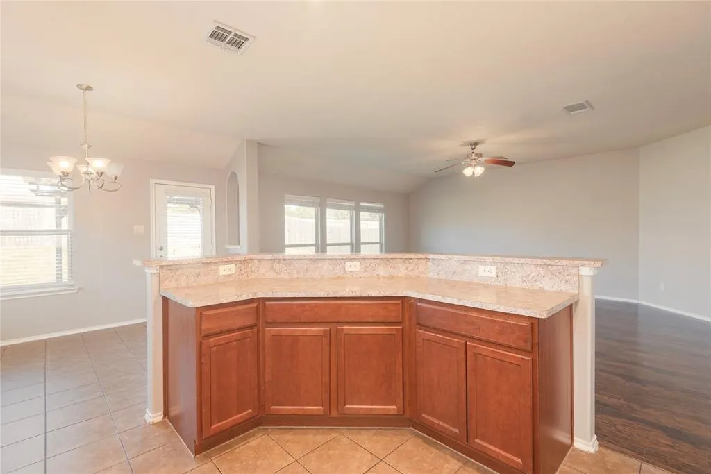 1424 Oak Hollow Lane