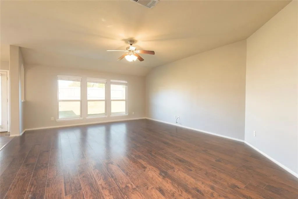 1424 Oak Hollow Lane