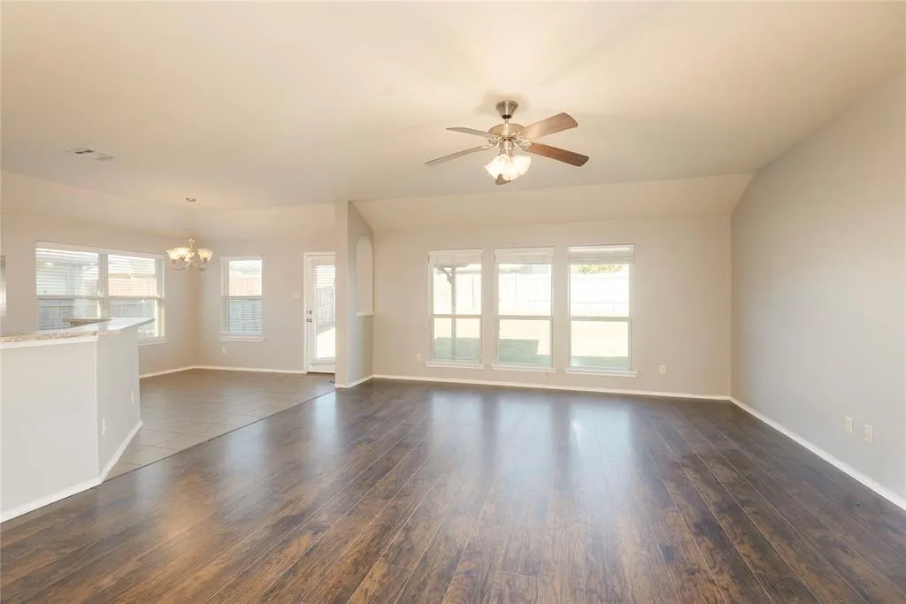 1424 Oak Hollow Lane