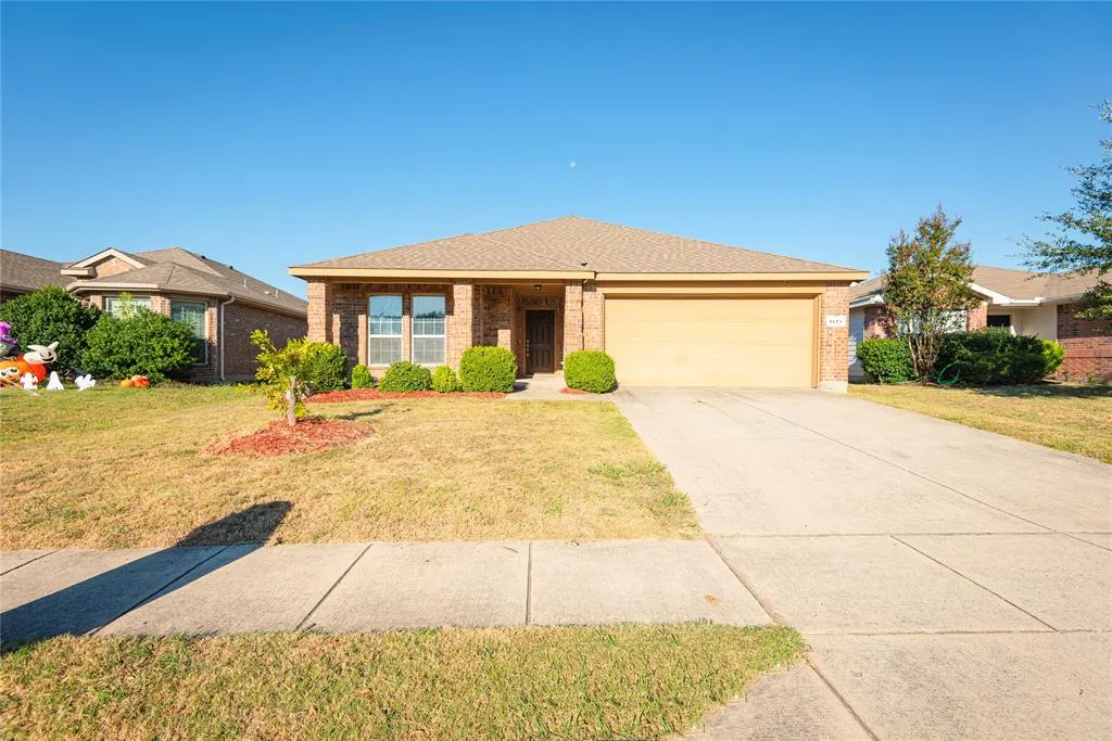 1424 Oak Hollow Lane