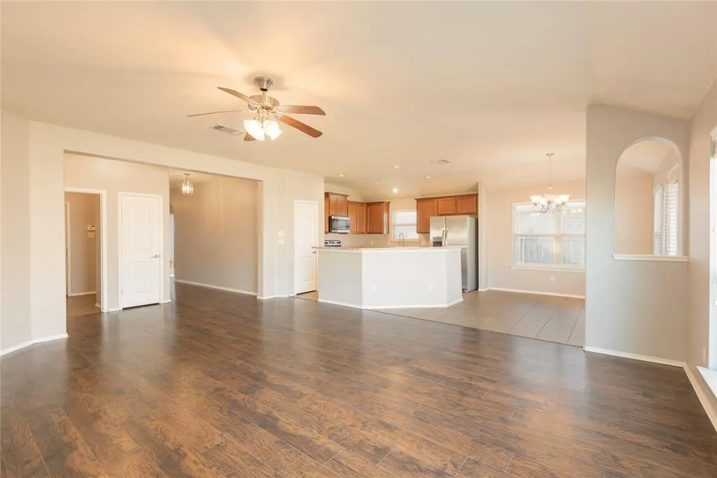 1424 Oak Hollow Lane