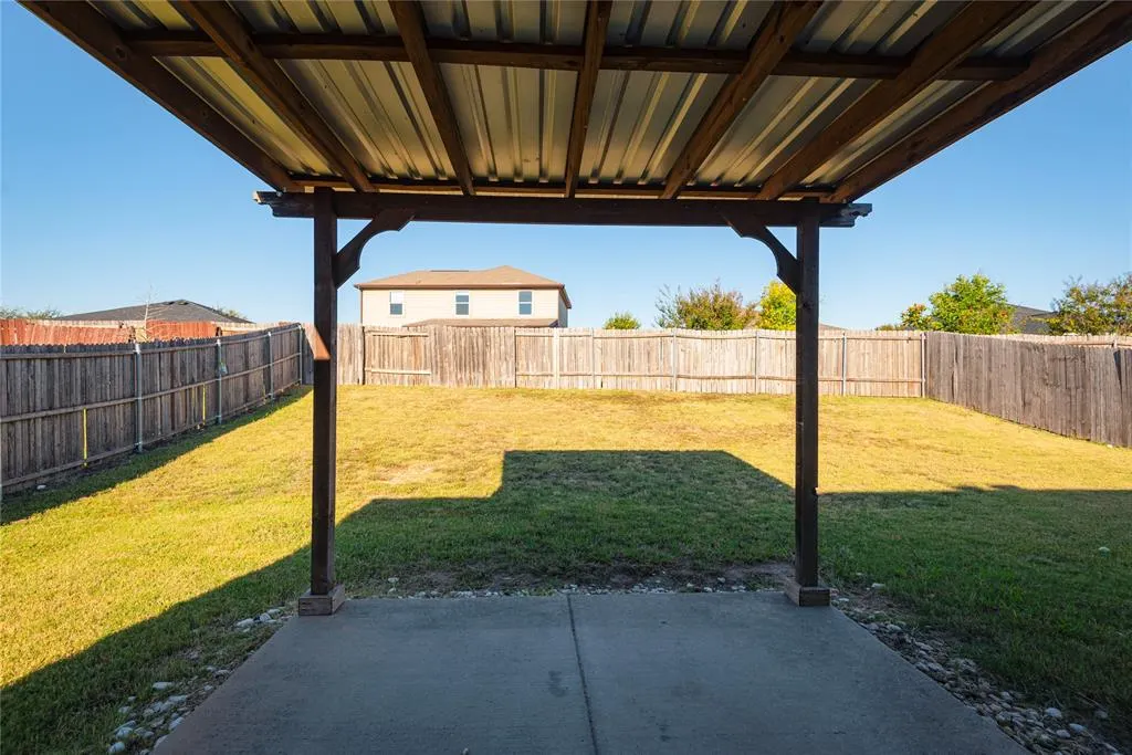 1424 Oak Hollow Lane