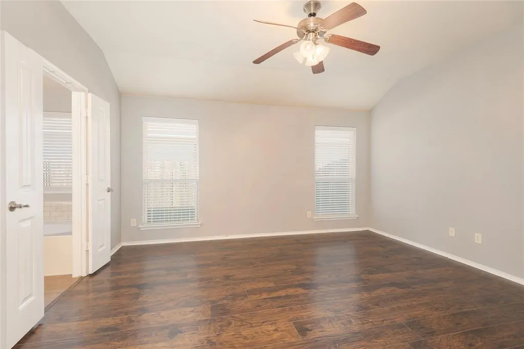 1424 Oak Hollow Lane