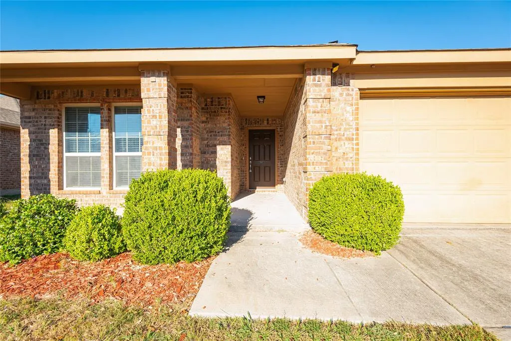 1424 Oak Hollow Lane