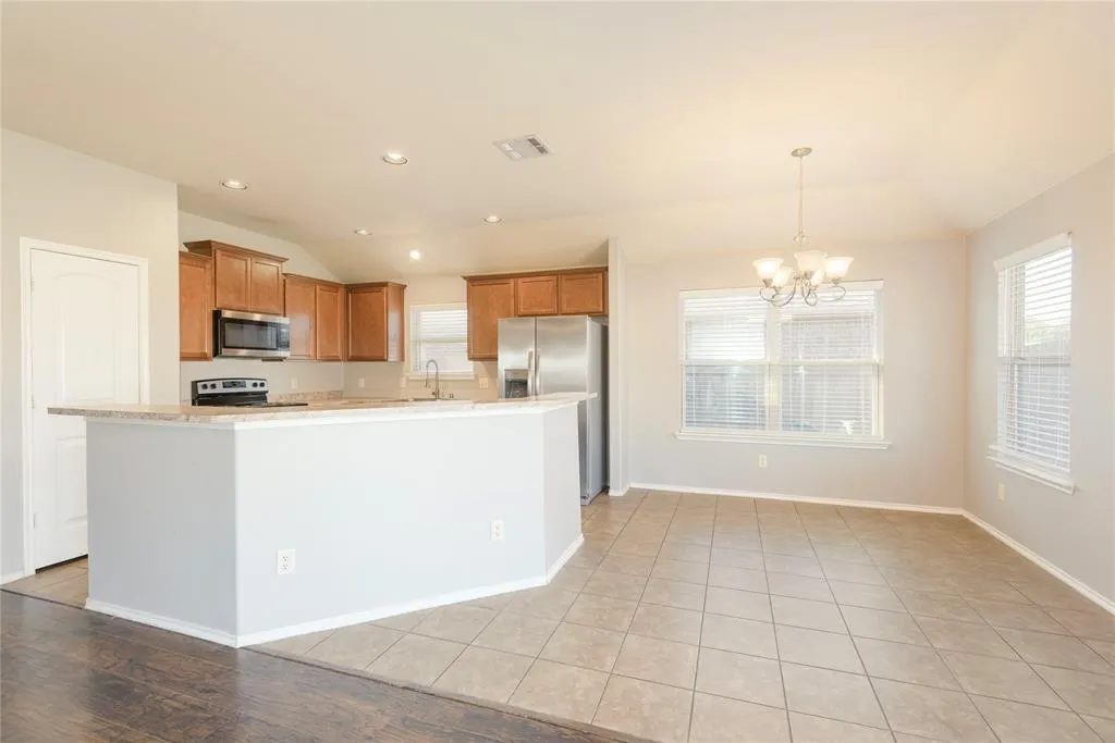 1424 Oak Hollow Lane