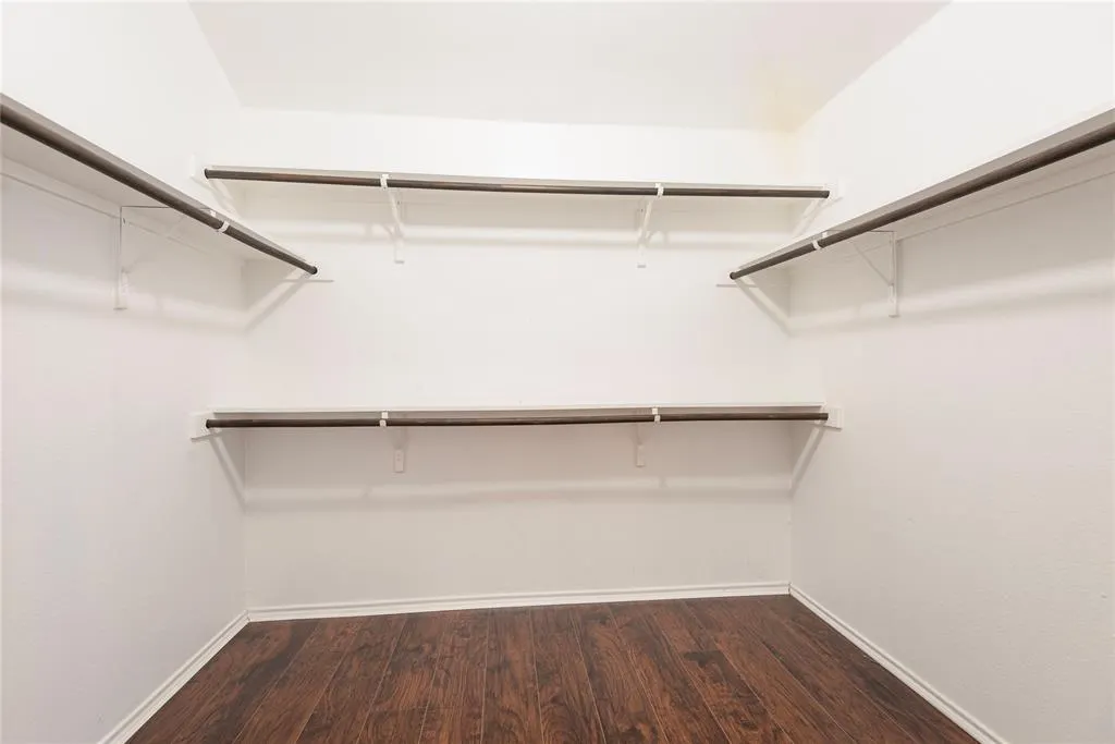 1424 Oak Hollow Lane