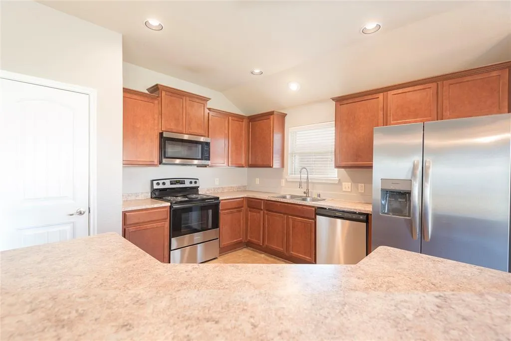 1424 Oak Hollow Lane