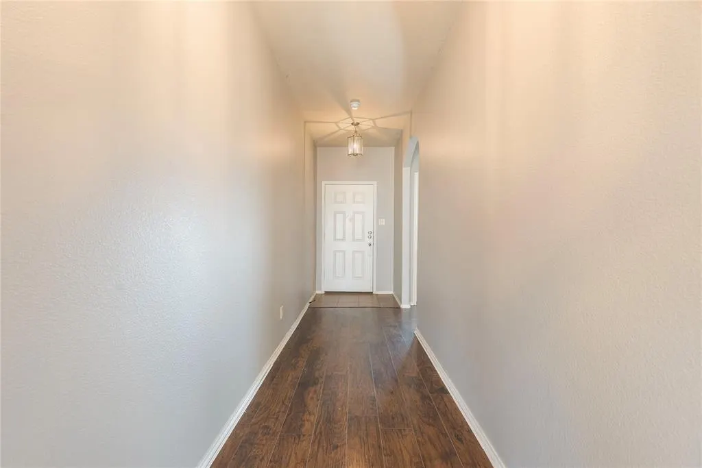 1424 Oak Hollow Lane