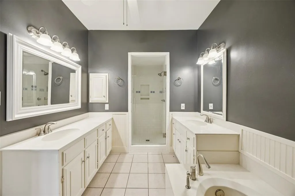 4511 Gilbert Avenue, #103