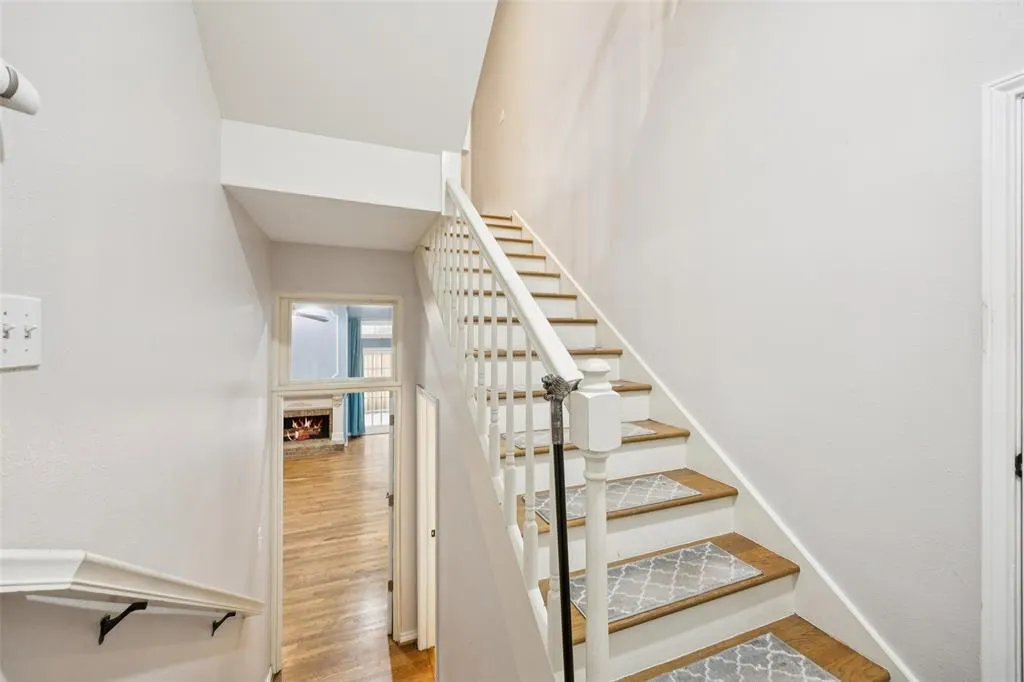 4511 Gilbert Avenue, #103