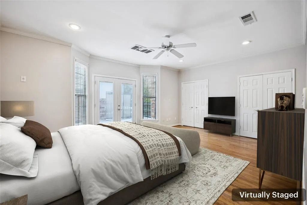 4511 Gilbert Avenue, #103