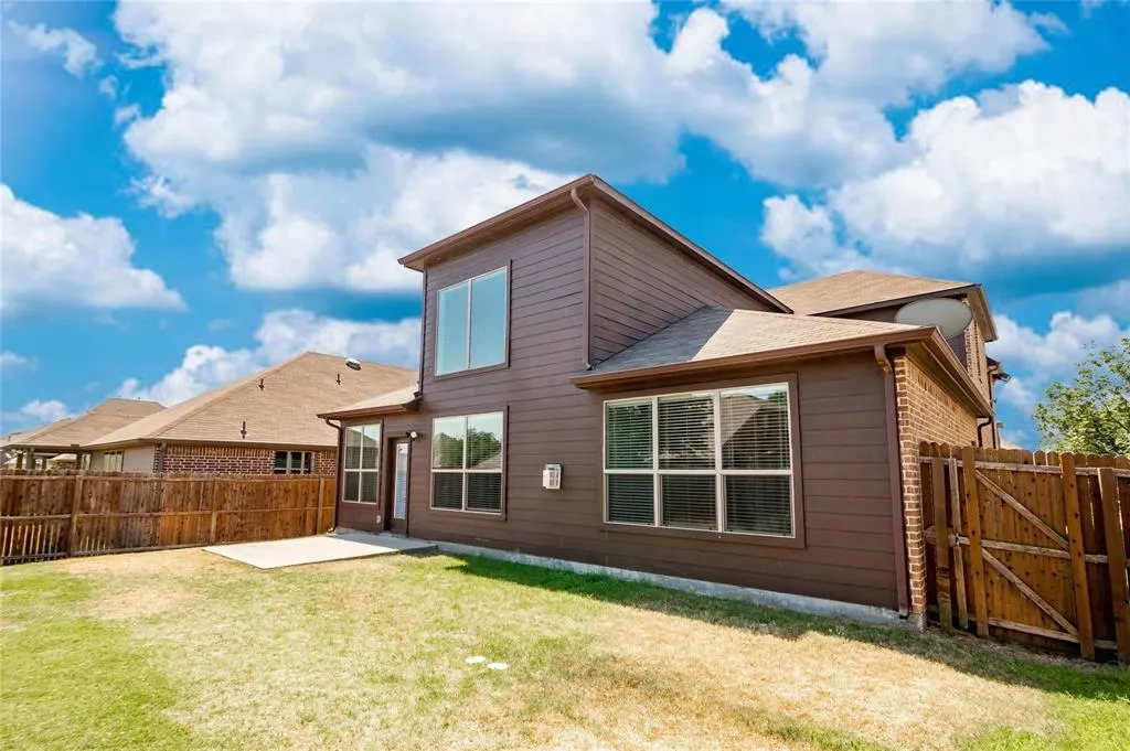 941 Lake Meadow Lane