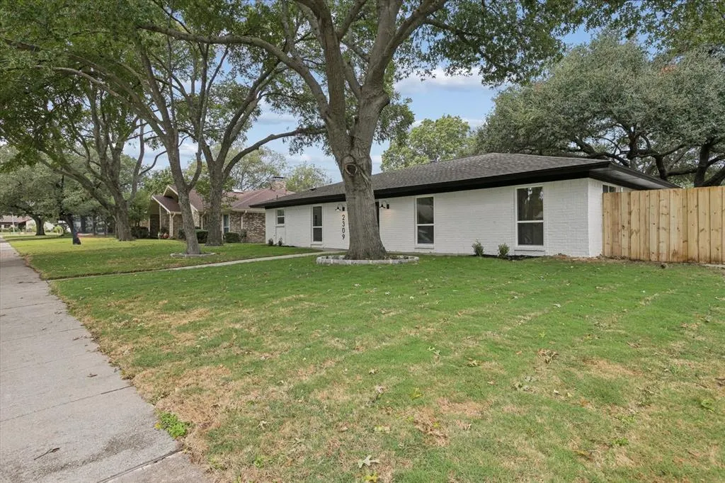 2309 Monticello Circle